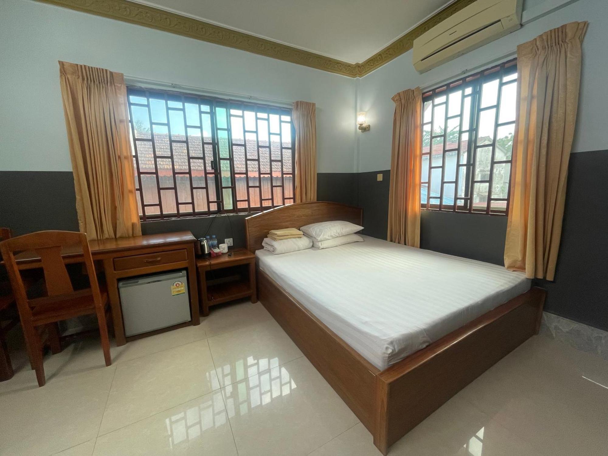 Apsara Guest House Kampot City Екстериор снимка